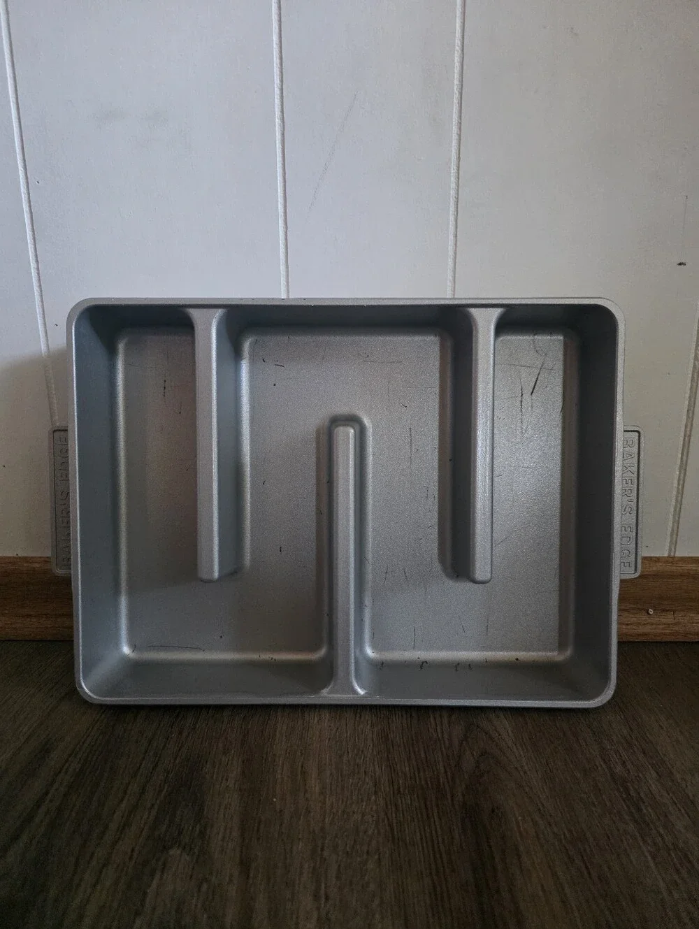 Baker's Edge Brownie Pan 9x12 Made In USA Cast Aluminum